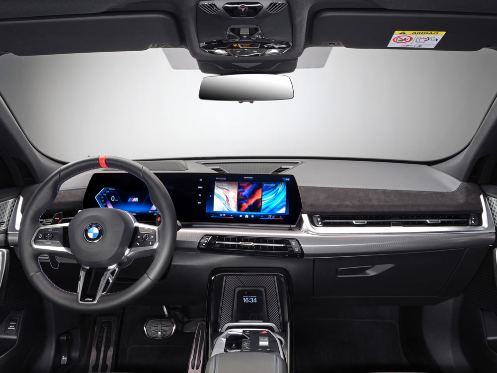 Plancia di BMW X2 M35i xDrive 2024 Plancia di BMW X2 M35i xDrive 2024